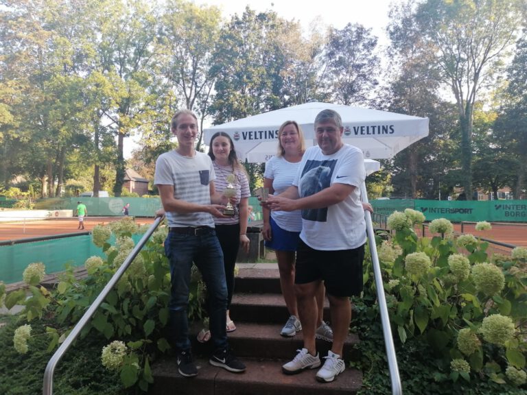 Mixed-Clubmeisterschaften im HTC Blau Weiß